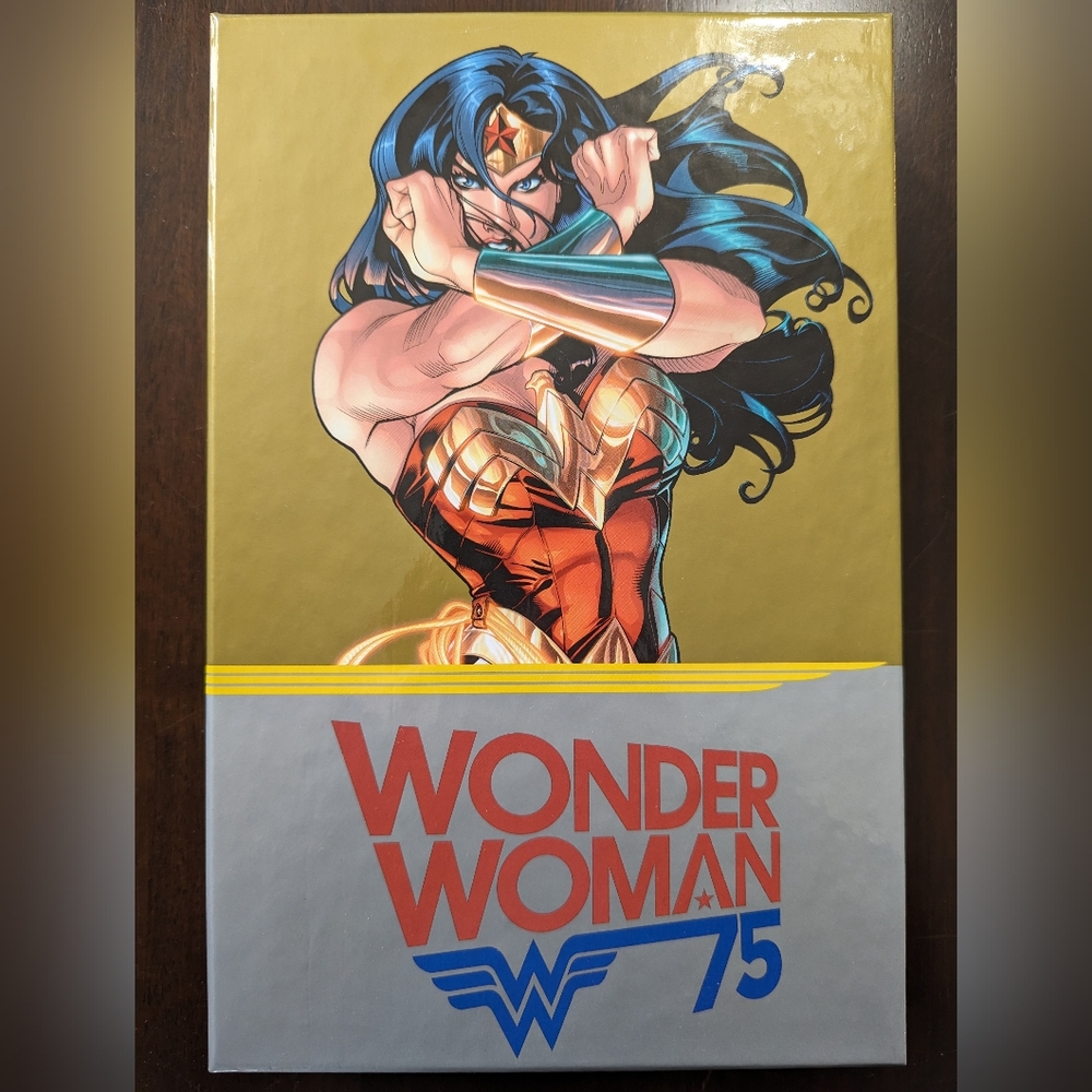 Wonder Woman 75th Anniversary Commemorative Collection Box Set